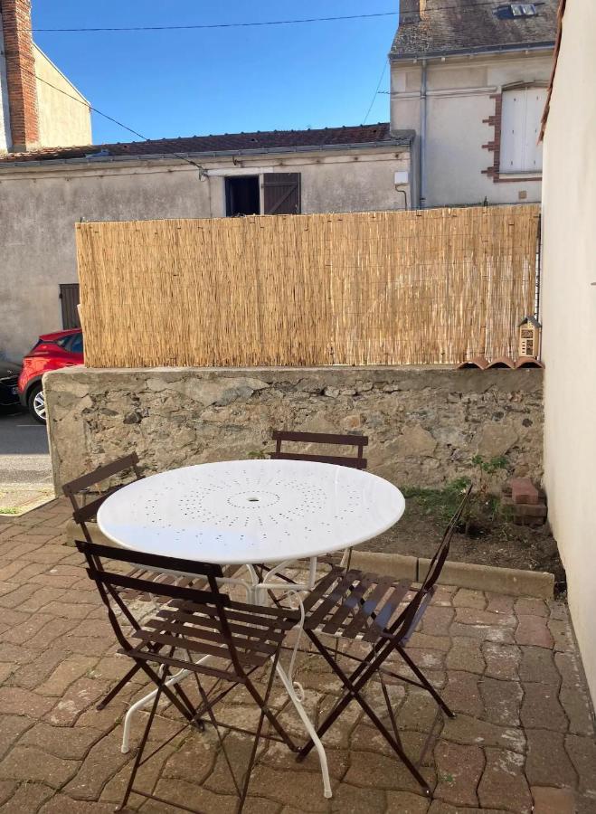La Petite Maison Tahet, 2 Pers Avec Terrasse Basse-Indre ภายนอก รูปภาพ